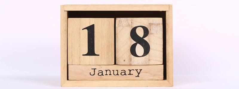 wooden january 18th calender stand 