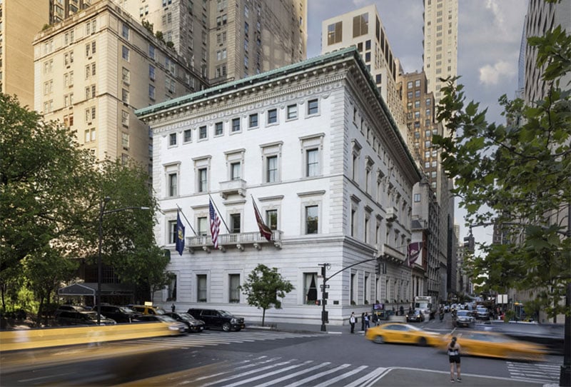 image of a new york street corner