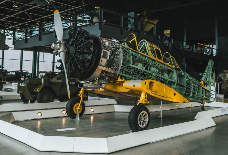 image of a classig propeller auxiliary plane